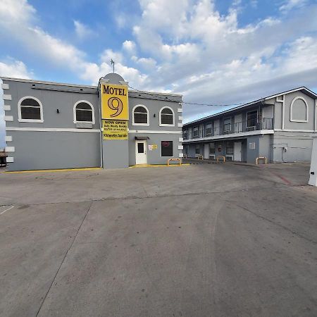 Motel 9 Laredo Luaran gambar